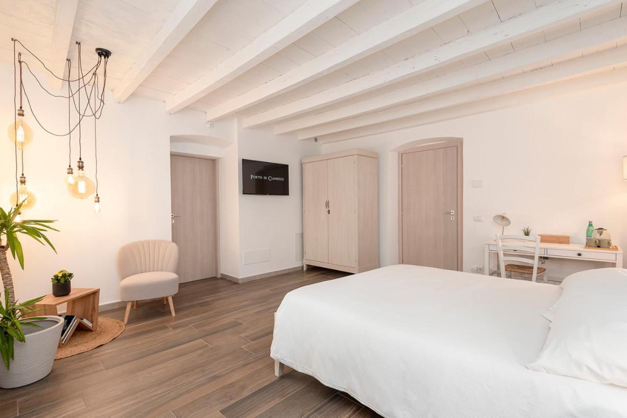 Porto Di Clanezzo Bed & Breakfast Exterior photo
